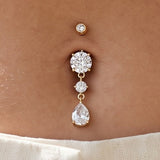 Bauchnabelpiercing hängend