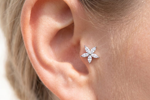 Blumen Piercing