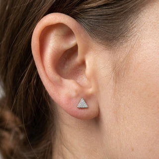 Titanium Earring Triangle With Clear Stones – getragen