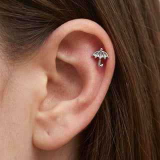 Titanium Labret Umbrella Internally Threaded – getragen