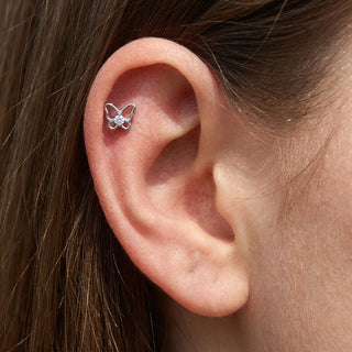 Titanium Labret Butterfly Zirconia Internally Threaded – getragen